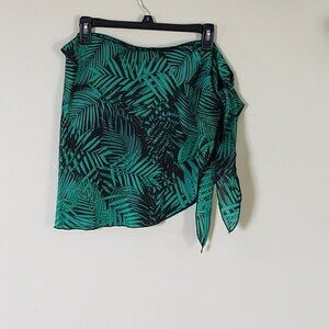 Yincro Beach Cover Up in Leaf Print One Size NWT
